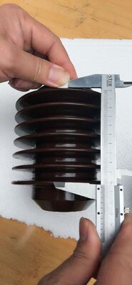 Brown Epoxy Resin Medium Voltage Outdoor Support Insulators with 175mm Length